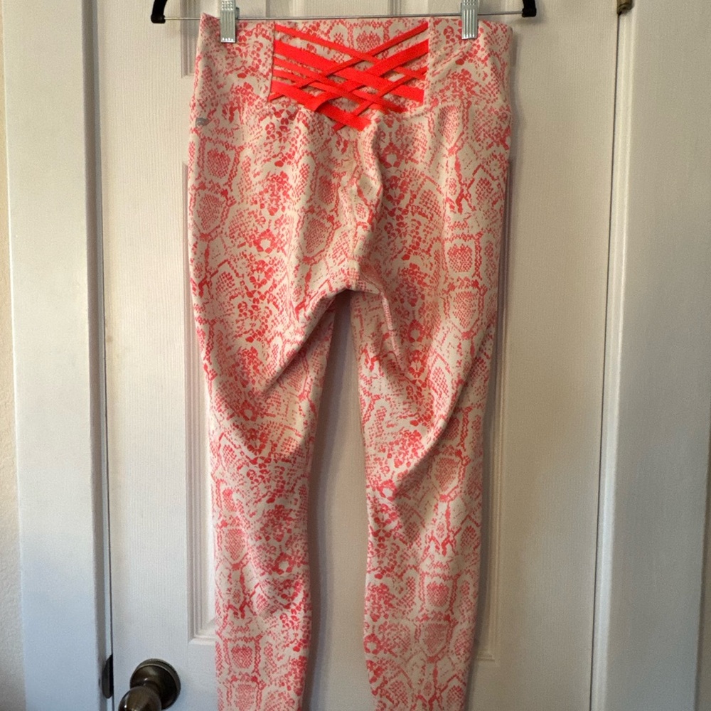 Fabletics‎ Women's Coral Patterned Pants